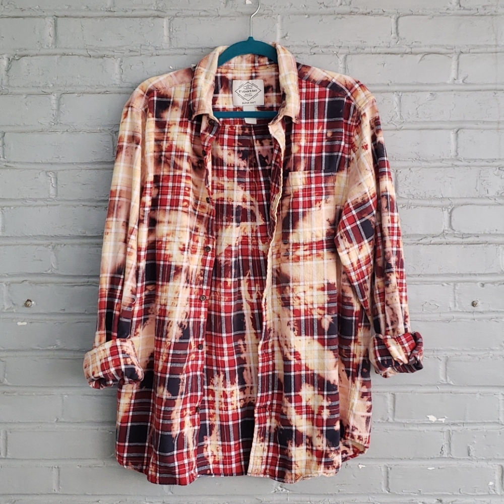 St. John’s Bay Bleached Tie Dye Flannel Size L